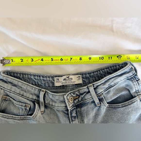 Hollister Curvy Mom Jean Size 28 - Picture 2 of 5